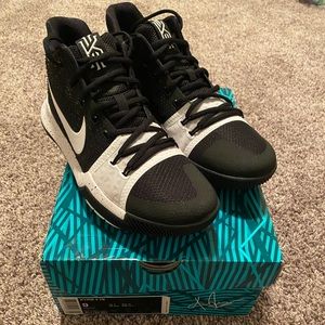 Nike Kyrie 3